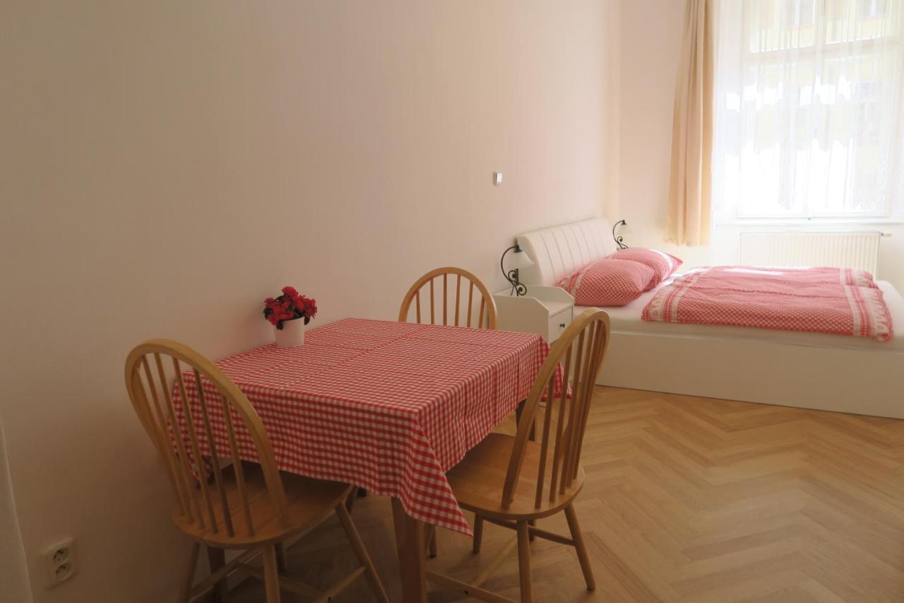 Apartments Near Lesser Town Praga Exterior foto